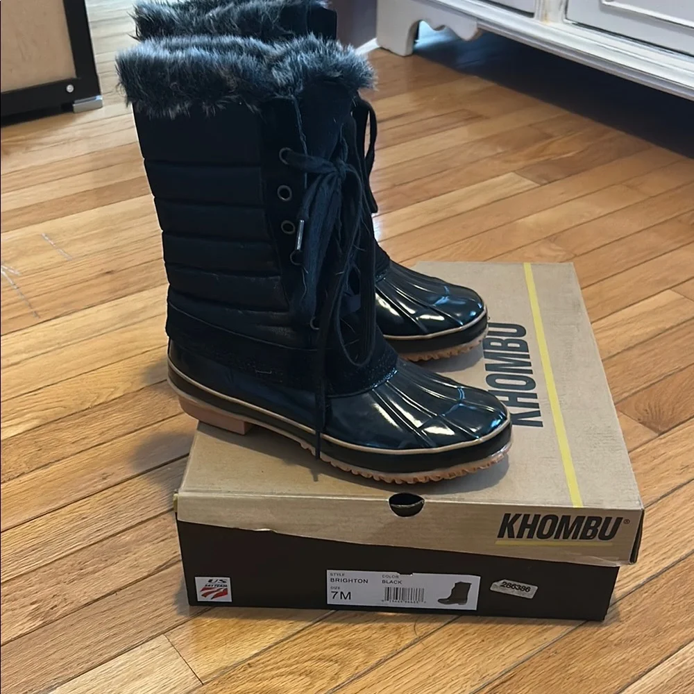 Khombu Women's Black Faux-Fur Duck Boots